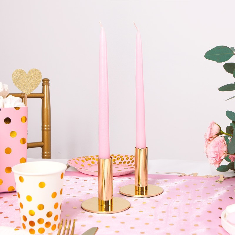 Różowe świece na stół do dekoracji przyjęcia
