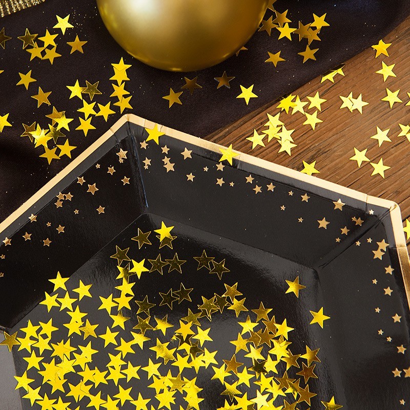 Metaliczne złote konfetti na stół w kształcie gwiazdek